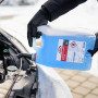 Das Frostschutzmittel verhindert zuverlässig das Einfrieren der Scheibenwischanlage bis -60 °C und ist für jedes Fahrzeugmodell verwendbar.